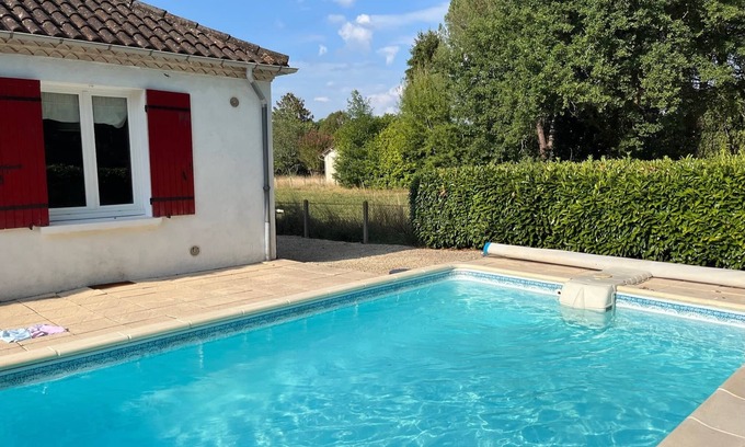 Tremolat Casa | House with private pool and garden near the river.