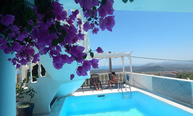 Dasamari Villa | Casa con piscina privada en las afueras de Atenas