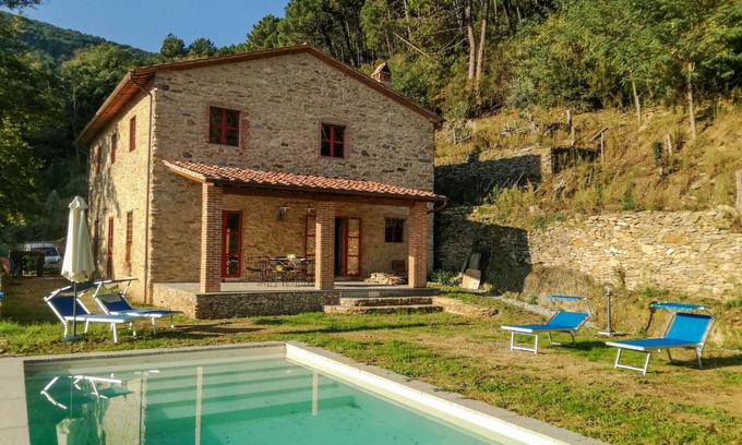 Buti Casa | House with private pool and panoramic views 20km from Pisa, 1km from village
