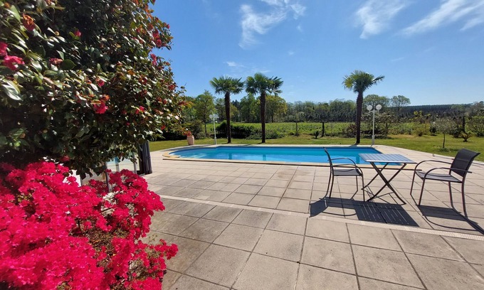 Bostens Casa | House with private pool for family vacations near golf courses and lakes
