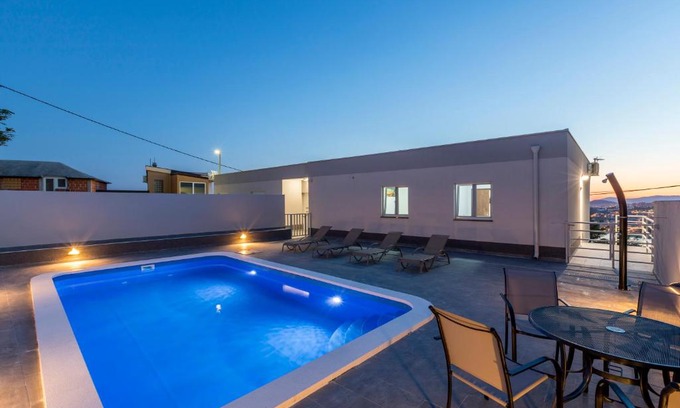Podstrana Casa | House with private pool M&M