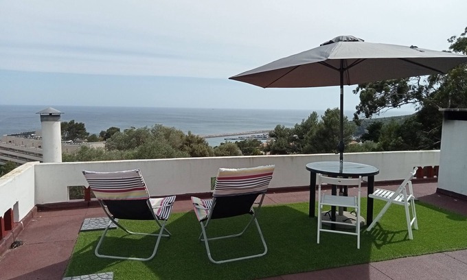 Sesimbra Cabaña | House with sea and castle views