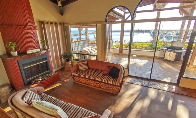 Ensenada Casa | House with spectacular ocean views located in a very secure private area