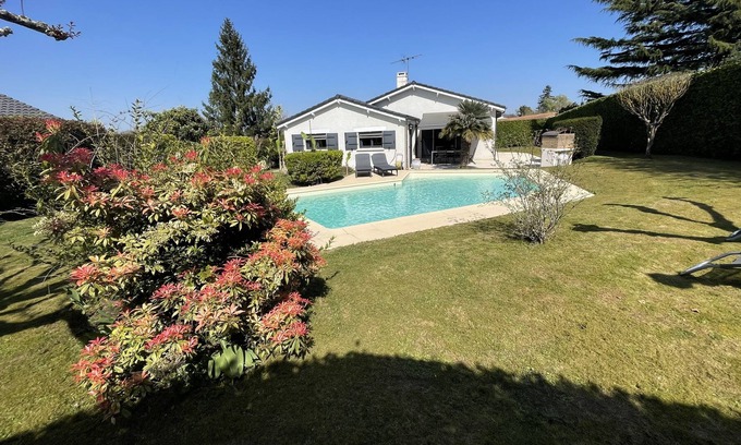 Quinsac Casa | House with swimming pool 15 minutes from Bordeaux