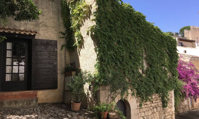 Hyeres City Centre Casa | House with terrace in the heart of the old town
