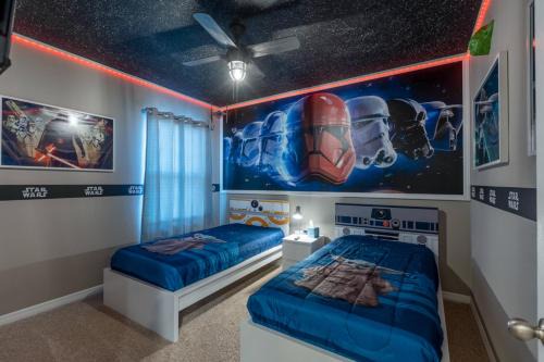 Loughman Casa | House wTheaterPoolSpaGame Room in a Resort