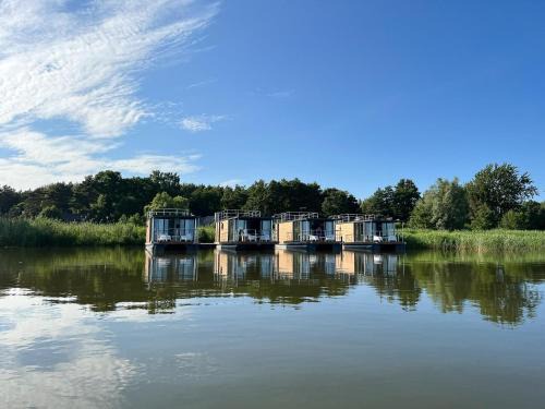 Łazy Alquiler De Eote | Houseboat by Lake Jamno with Rooftop Terrace