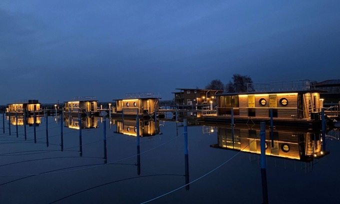 Fuhlendorf Alquiler De Eote | Houseboat Fjord Lyra with bio sauna and roof terrace in Barth