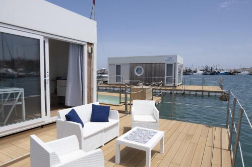 Bisceglie Alquiler De Eote | Houseboat Floatart Experience Bisceglie
