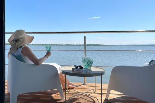 Mielno Alquiler De Eote | Houseboat in azy near Baltic Sea & Lake Jamno