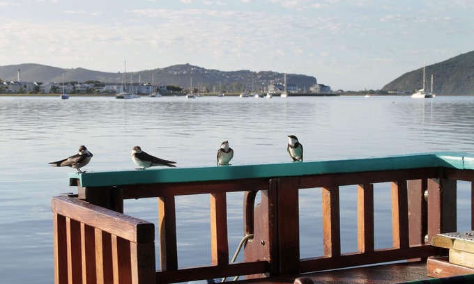 Knysna Alquiler De Eote | Houseboat in Knysna, beautiful views,spacious, relaxing and in a unique location