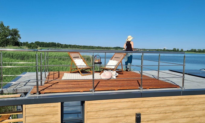 Łazy Alquiler De Eote | Casa flotante en Łazy junto al lago Jamno