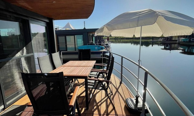 Boxberg/O.L. Alquiler De Eote | Houseboat "Vroni" on the Bärwaldersee in the Lusatian Lakeland