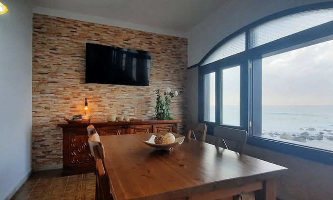 Moya Casa | Vivienda en la costa noreste de Gran Canaria, con inmejorables vistas al mar..