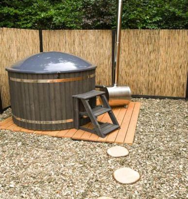 Vierakker Chalet De Esquí | Houten natuurhuisje met Hottub