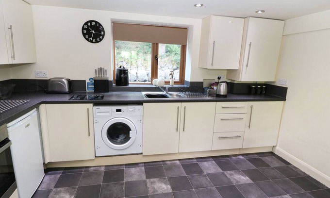 Cragg Vale Cabaña | Hove Wood View