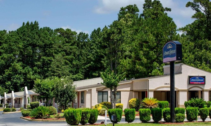 Wilmington Hotel | Howard Johnson by Wyndham Wilmington