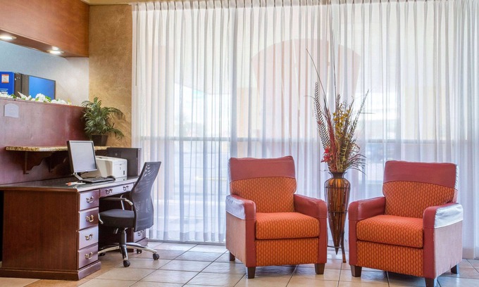 Lakeland Hotel | Howard Johnson by Wyndham Lakeland