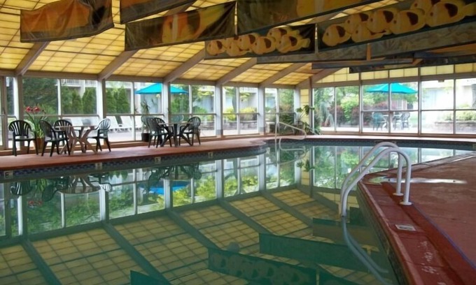 Toms River Hotel | Howard Johnson Hotel by Wyndham Toms River