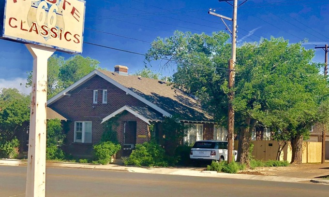 Amarillo Casa | Hubbell Duplex A&B en la histórica Ruta 66