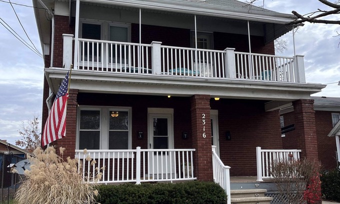 Norwood Casa | Hudson #1, Private Two Bed near Xavier & Downtown