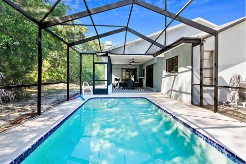 Windsor Mill Casa | Hudson retreat, 3 Bedroom Pool Home!