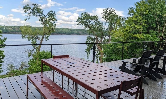 Malden Casa | Hudson River Cliff House