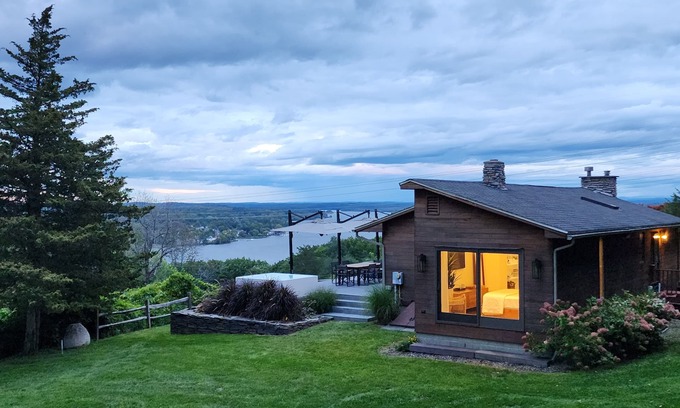 Hudson Casa | Río Hudson / Catskill MTN Vistas 2 hab Contemporáneo, Hudson NY