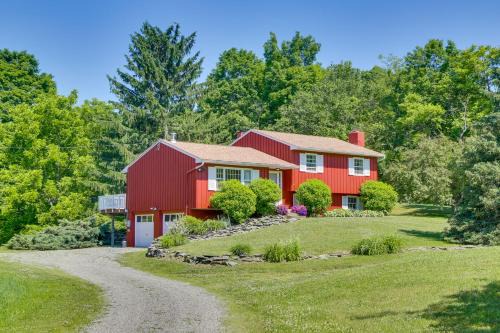 Salt Point Casa | Hudson Valley Horse Farm Retreat in Salt Point