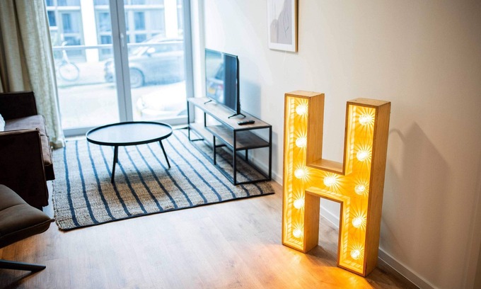 Kop van Zuid Apartamento | Huge 1 bedroom serviced apartment 56m2 -PRH10H-