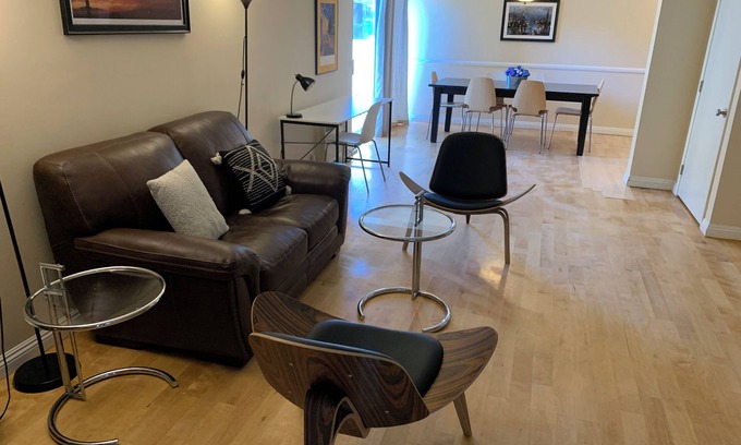 Sherman Oaks Apartamento | Huge 1600sf, 2 BR 2 Story Penthouse In Prime Sherman Oaks Pets OK!