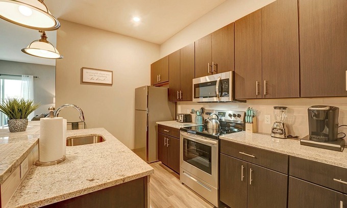 Hackensack Apartamento | Huge 2 bed 2 bath, Easy Ride to NYC