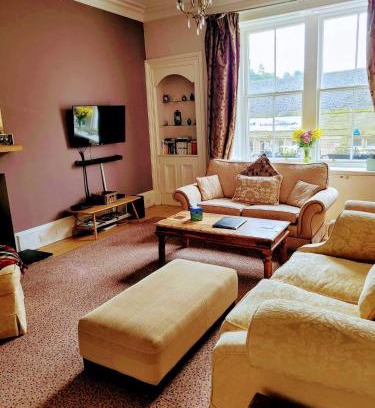 Jedburgh Apartamento | Huge 4 Bed Apt - Perfect Base to Explore The Borders