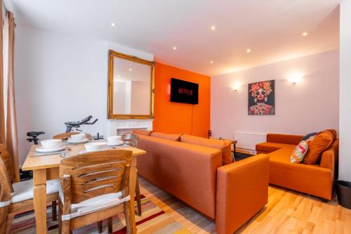 East Putney Apartamento | Huge 4 BR, 30s to Tube, 3 Bath & Gym Gear