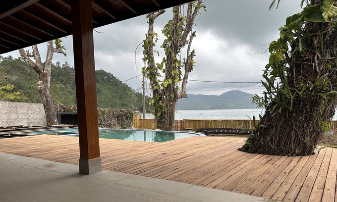 Lazaro Casa | Huge Foot-in-the-sand House 5 suites | Lazaro Beach Ubatuba