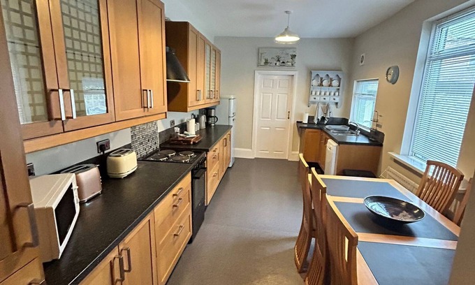 Shildon Casa | Huge 5 bed on the edge of Shildon