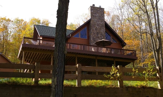 Greentown Casa | * ENORME 5000SF * Lake Wallenpaupack 250FT Lakefront, Beach Sleeps 12 + Boats incluyen