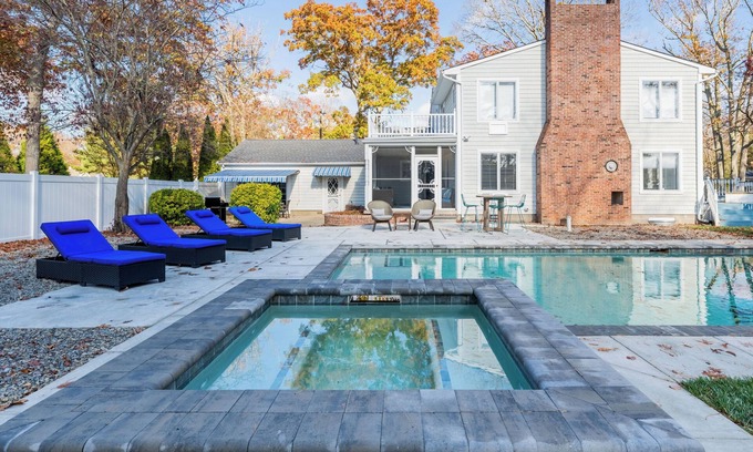 Cape May Court House Casa | Huge 7 bedroom house - pool, hot tub, full bar, close to Avalon & Stone Harbor