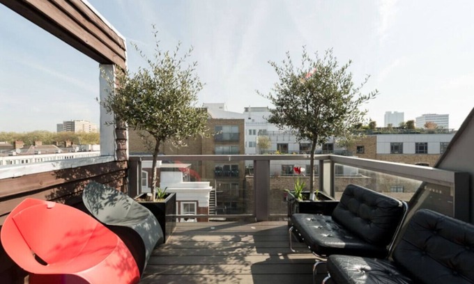 Bunhill Casa | Huge 7-Story Townhouse with Private Patio | Walk to Shoreditch & City