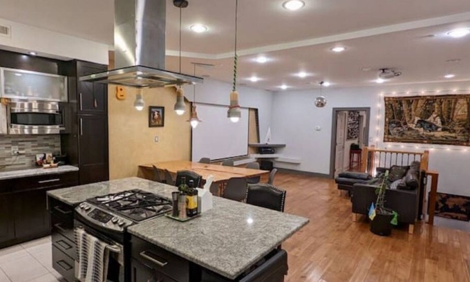 Fairmount Apartamento | Huge apt. Parking! City view.