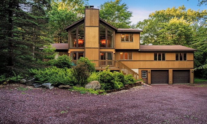 Lake Harmony Chalet De Esquí | Huge Dining Table, Full Game Room, Barrel Sauna, 3,000 sqft, Firepit, Secluded