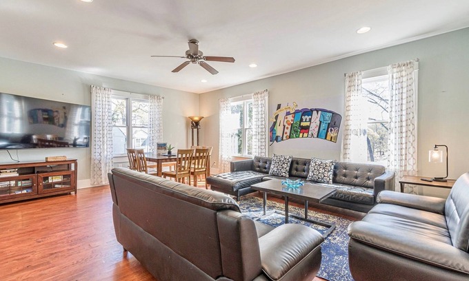 West End Casa | Huge Duplex Home with 9 bedrooms!