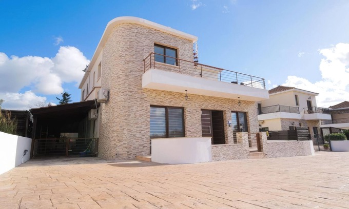 Tremithousa Casa | Huge family house 5 minutes from the heart of Paphos. and other attractions.