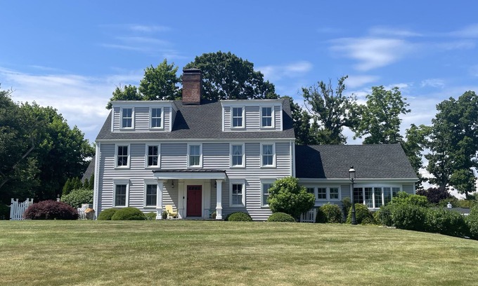 Milford Casa | Huge Family House with Pool/Walk to Beach