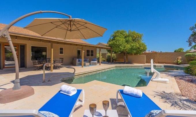 East Mesa Casa | HUGE, heated pool. Family friendly, toys for all! Big & beautiful backyard!