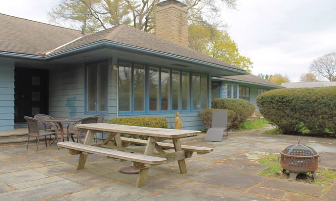 Rochester Casa | Huge Home - Heart of Town w Space for Everyone