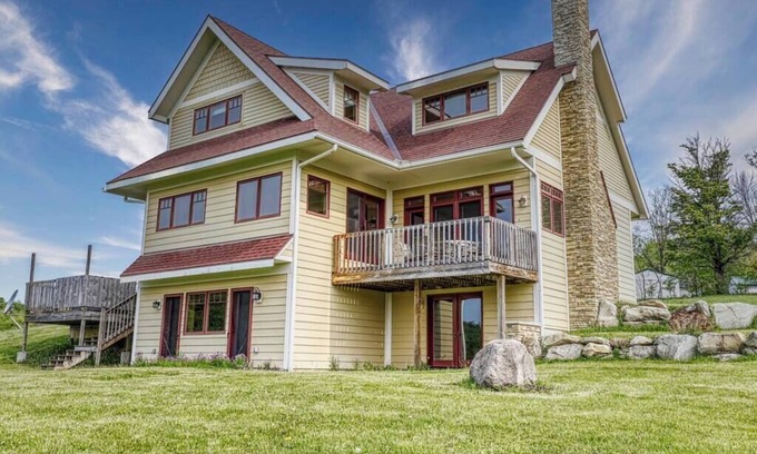 Ellicottville Casa | Huge Home & Studio-Hot Tub-Sauna-Pet Friendly-Amazing Views