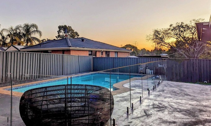 Werrington Downs Casa | Huge Home! With Pool, Games Room, Outdoor Entertaining