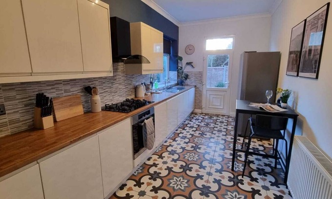 Headingley Casa | Huge House in Leeds 6BR sleeps13