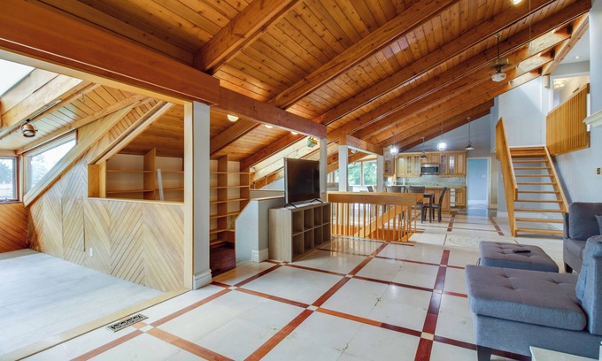 Scarborough Casa | Huge house near bluffers park and beach, 25 minutes to Toronto downtown.